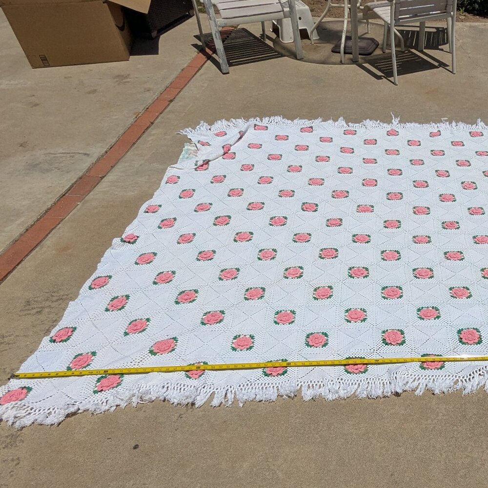 Vintage Hand Crocheted Cotton Bedspread-1954 Rose Bower Pattern-White Pink Green - Picture 10 of 15